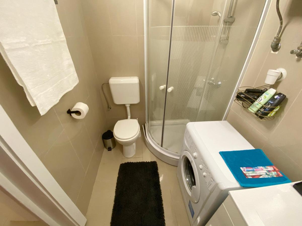 Goldart Design Apartment In The Heart Of Budapeşte Dış mekan fotoğraf